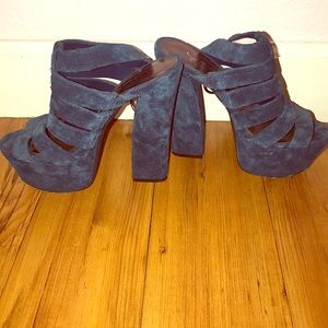 Jessica Simpson heels